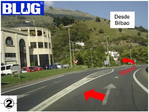 Foto descriptiva en el que explica el  sexto paso a seguir para llegar a la empresa Blug donde se debe de girar a la izquierda en cuanto se vea un cruce a mano izquierda